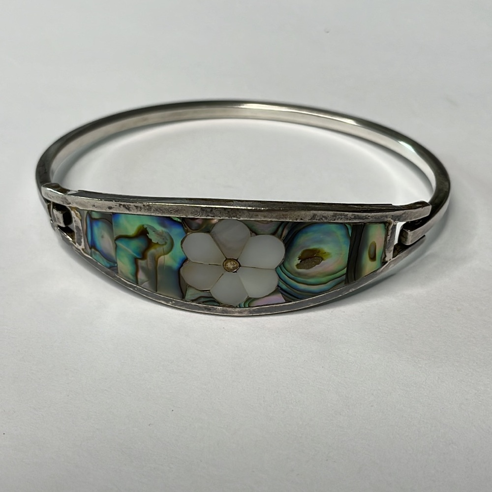 Silver with Mother of Pearl inlay flower bracelet